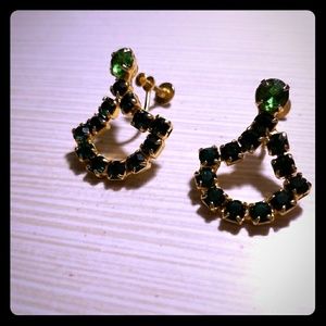 Vintage costume green stone w/ gold tone earrings